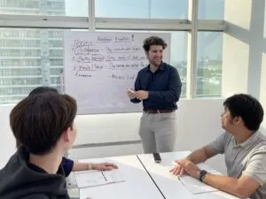 เรียนภาษาอังกฤษแบบตัวต่อตัว